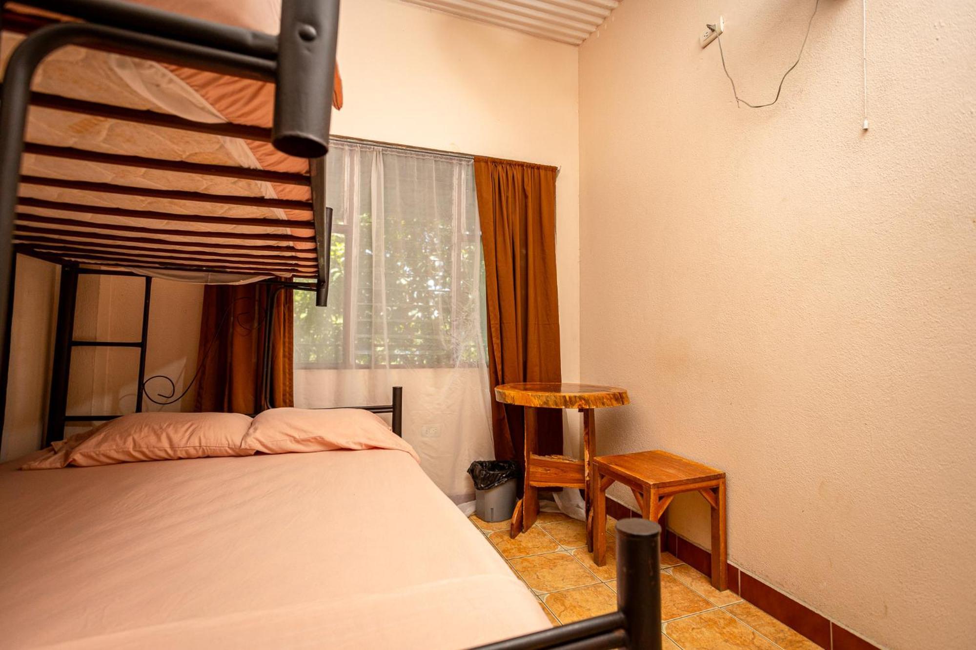 Manuel Antonio Hostel المظهر الخارجي الصورة