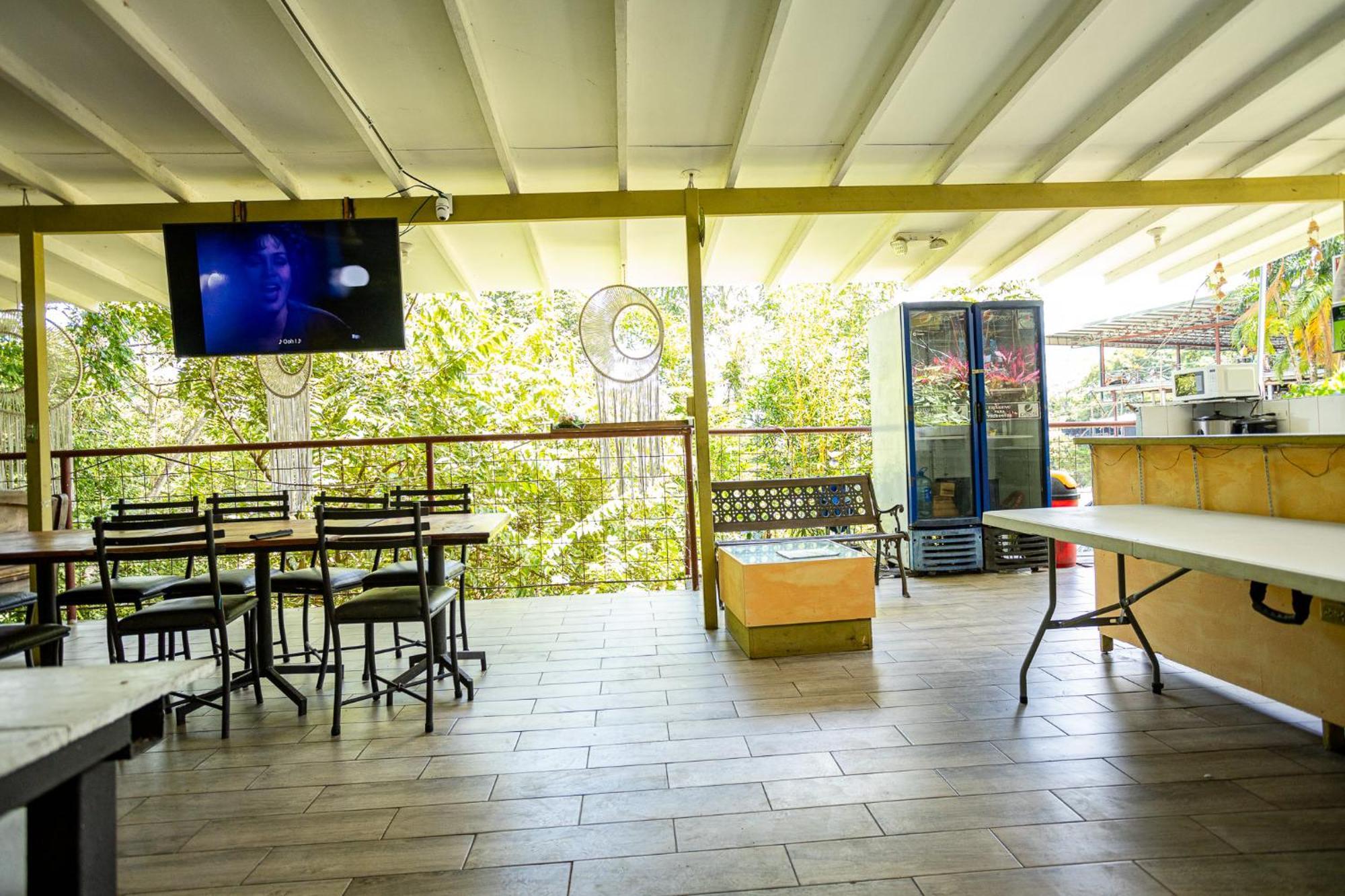 Manuel Antonio Hostel المظهر الخارجي الصورة